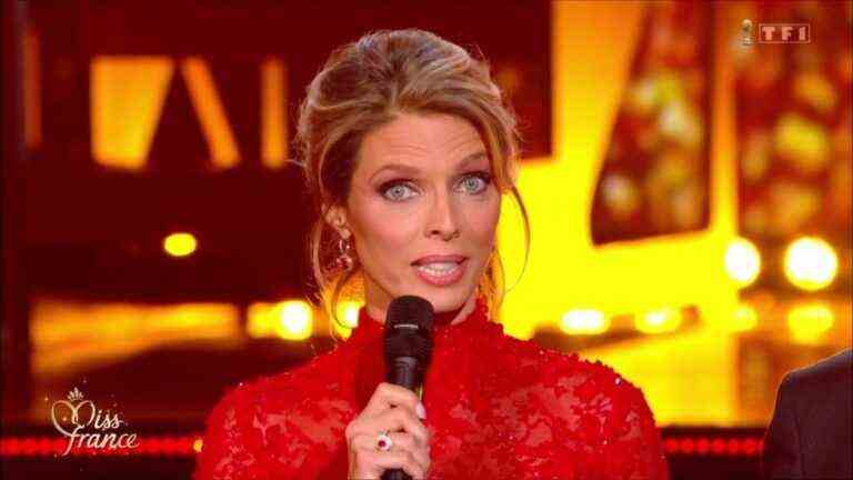 Sylvie Tellier in tears for her farewell speech is interrupted by the public!