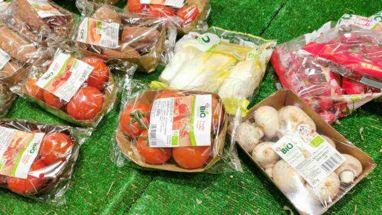 The State Council cancels the implementing decree on the ban on plastic packaging around certain fruits and vegetables