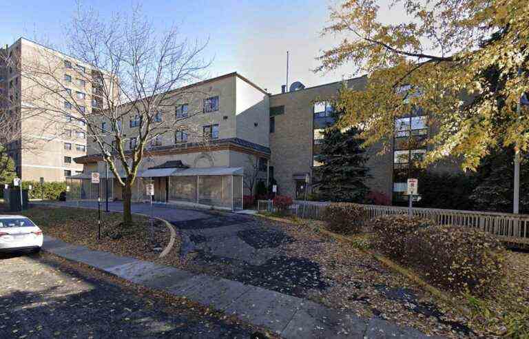 The nurse who made herself a peanut butter toast will not be suspended