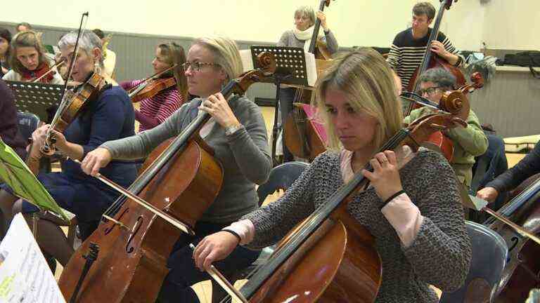 The orchestral ensemble of Biarritz rehearses its big end-of-year concert