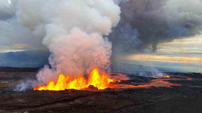 The spectacular images of Mauna Loa, the largest active volcano in the world, which has just awakened after 38 years of sleep