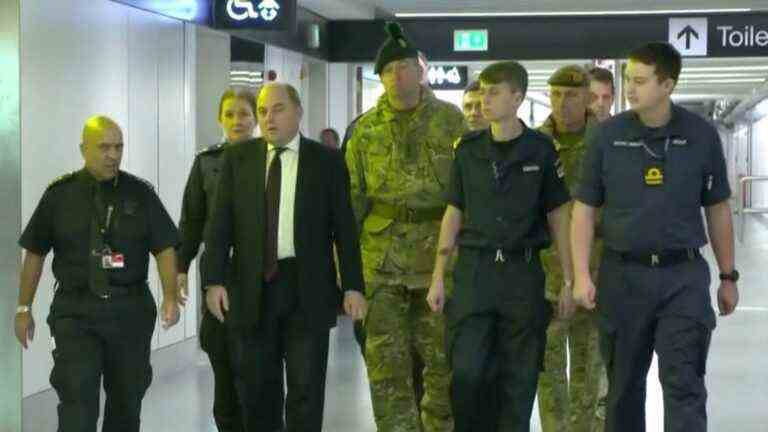 UK deploys military to replace border guards