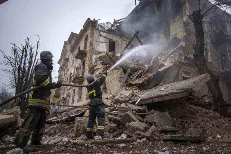 War in Ukraine, Day 294 |  Massive Russian bombardments, power cuts multiply