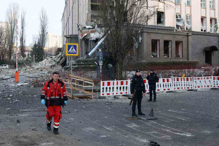 War in Ukraine, Day 309 |  Russian strikes target several regions, at least one dead in Kyiv