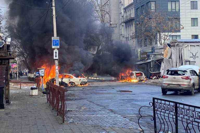 War in Ukraine, day 302 |  Russia strikes Kherson, Zelensky denounces an act of “terror”