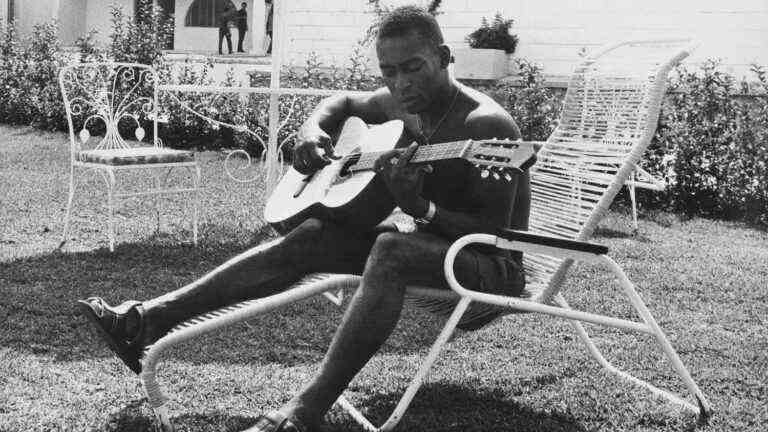 also a singer, the King of football had more than one string to his guitar