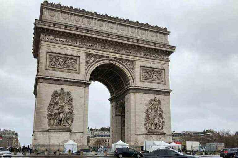 behind the scenes of the Arc de Triomphe fireworks