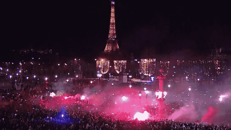 despite the defeat, the Blues communed with the supporters at Place de la Concorde