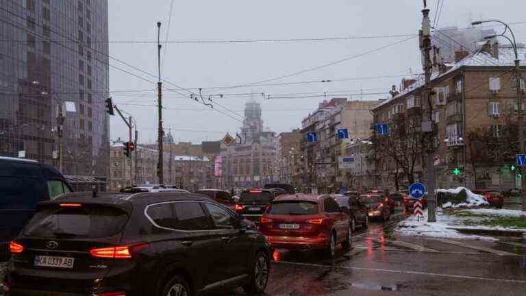 ‘explosions’ heard in central kyiv, city mayor says