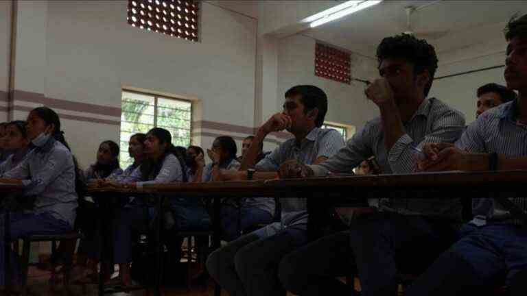 girls and boys now wear the same uniform in some schools