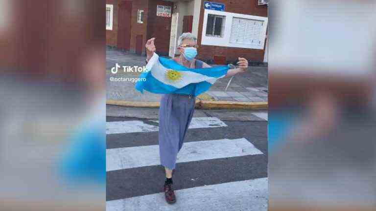 in Argentina, a 76-year-old woman has become “the grandmother of the World Cup” on social networks