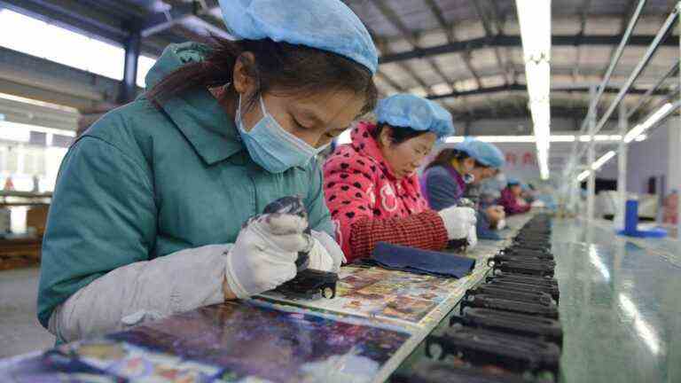 in China, factories are idling with massively sick staff