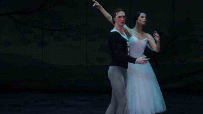 in Paris, the national ballet of Ukraine dances for its country