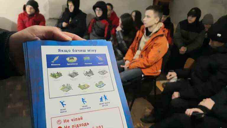 in Ukraine, schoolchildren learn how to protect themselves from explosions