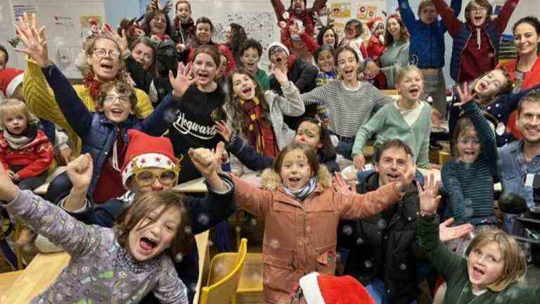 in Vannes, parents of students take turns for babysitting at school