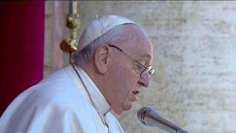 in a speech, Pope Francis advocates peace