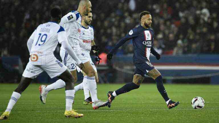 in the lead thanks to Marquinhos, the Parisians want to double the lead… Follow the Ligue 1 match