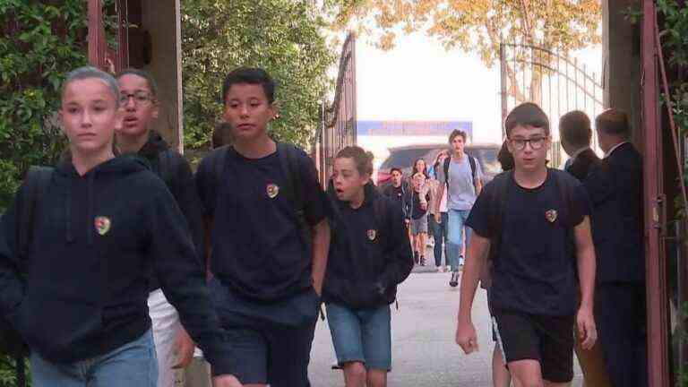 should we reinstate the compulsory uniform at school?