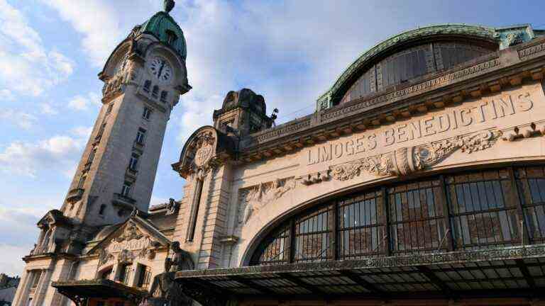 the SNCF restores the first train to Paris at 6:26 a.m. after protests from the Legrand company