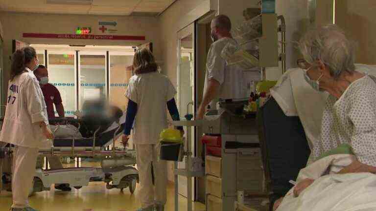 the emergency room of the Rochefort hospital saturated, hours of waiting and overwhelmed caregivers