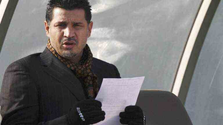 the family of the famous footballer Ali Daei prevented from leaving the country