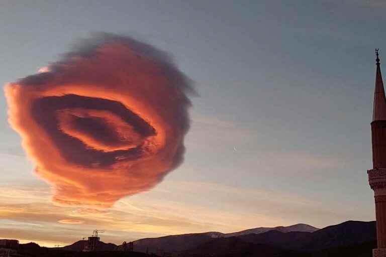 A strange cloud appears in Turkey