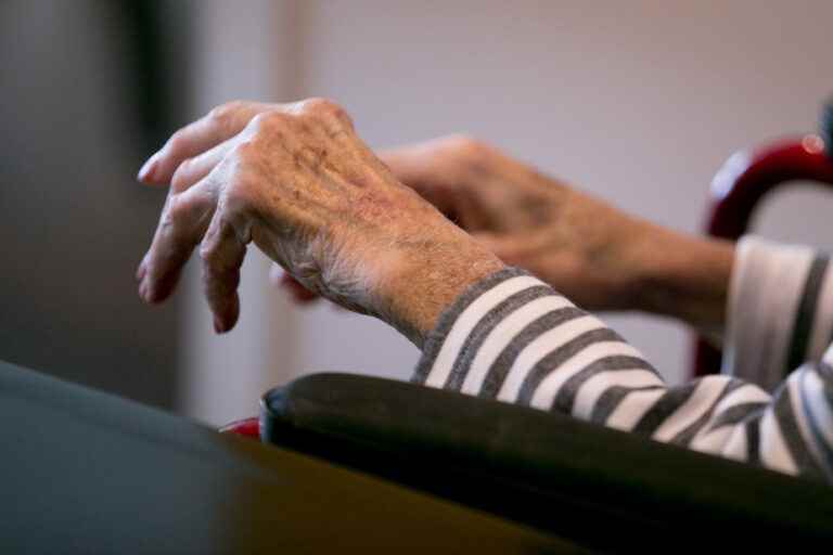 Abuse of Elders and Vulnerable Adults |  Care does not degrade, says Legault