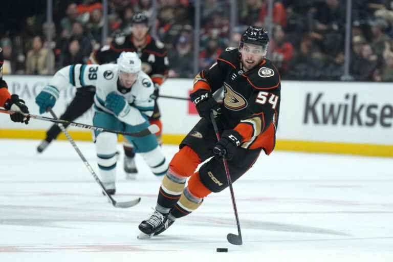 Anaheim Ducks |  Forward Justin Kirkland hospitalized after car accident