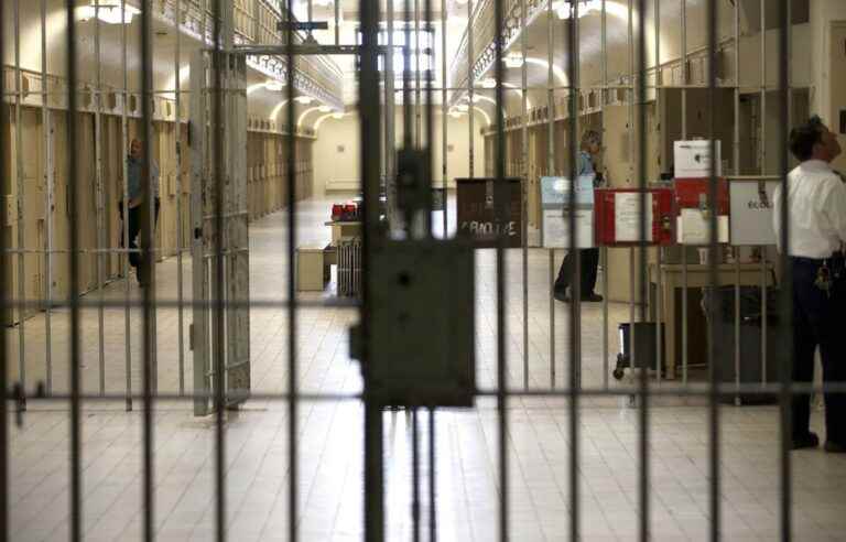 Banged by prison guards, inmate gets $30,000