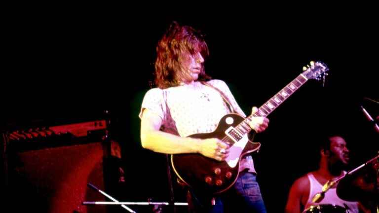 “Beck’s Bolero”, “Superstition”, “Where Were You”… 10 songs that forged the legend of Jeff Beck