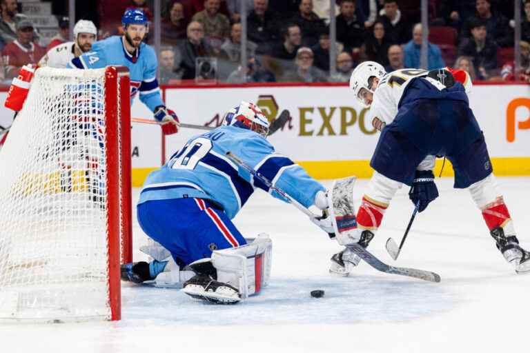 Cayden Primeau back with the Laval Rocket