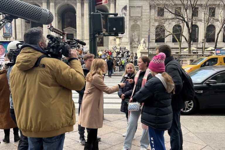 Celine Dion excluded from a list |  Fans protest outside Rolling Stone offices