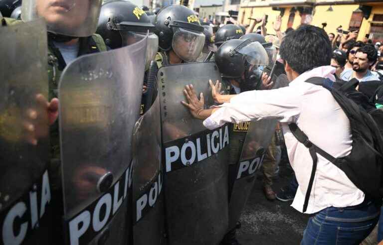 Closure of Machu Picchu, tensions in Lima