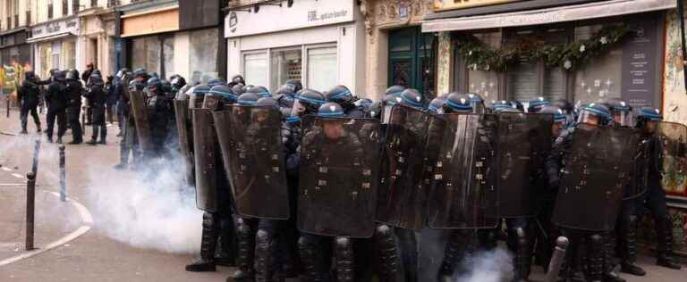 [EN IMAGES] A man amputated with a testicle after a truncheon from a police officer in Paris