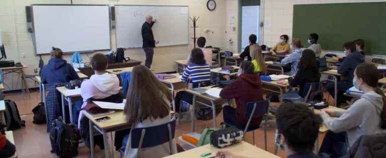 “Emergency replacement”: teachers forced to substitute in other classes