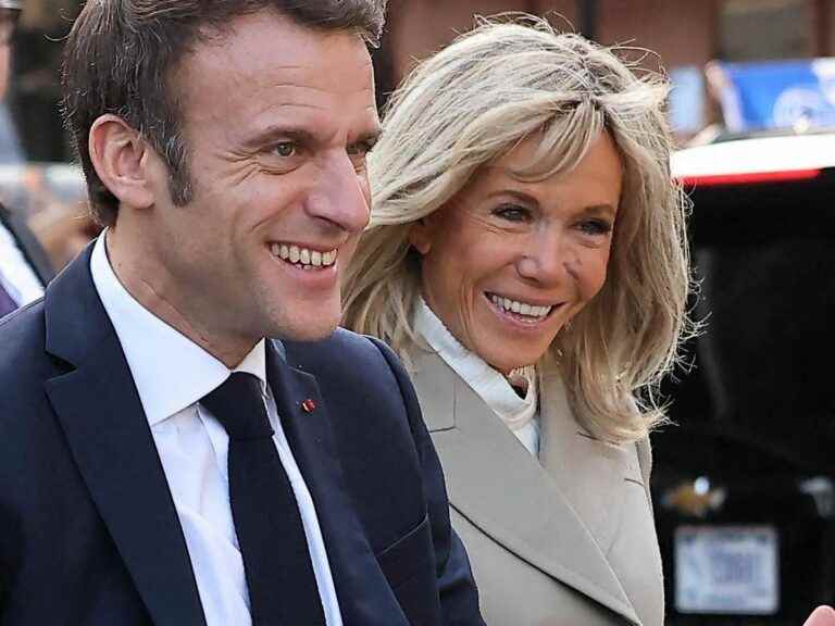 Emmanuel Macron “sexier” than Chris Evans?  The President of the Republic spoiled by Brigitte Macron!