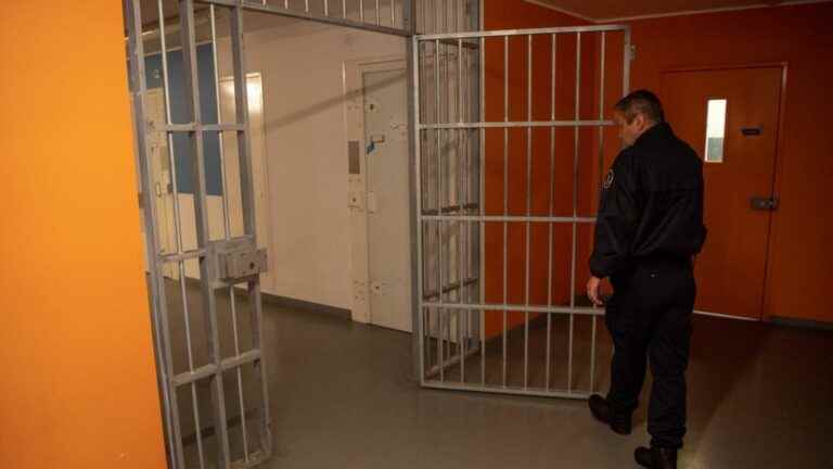 France had 72,173 prisoners on January 1, a slight drop which has no impact on prison overcrowding