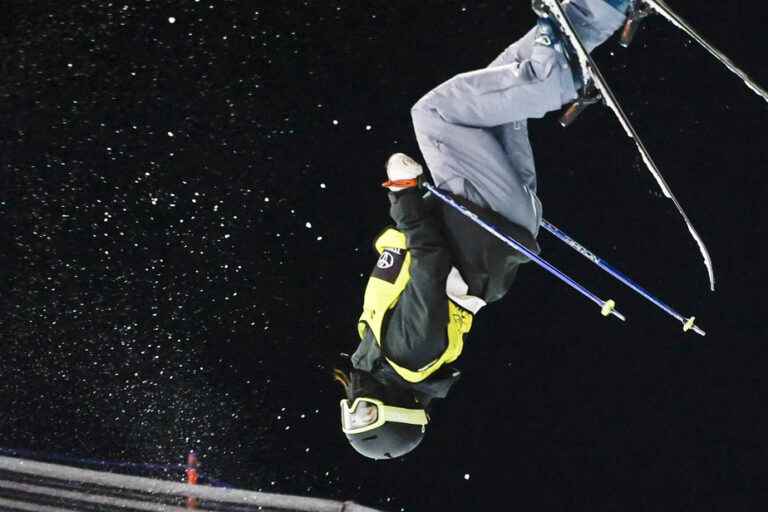 Freestyle Skiing World Cup |  Rachael Karker and Noah Bowman win halfpipe medal