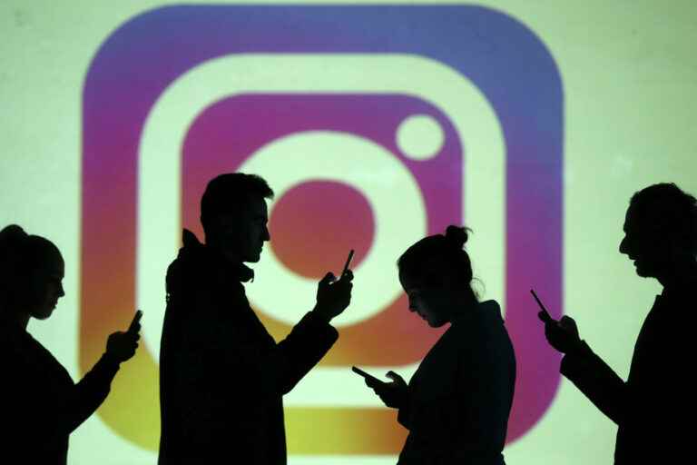 Instagram and Facebook |  Teens will no longer receive ads based on their gender