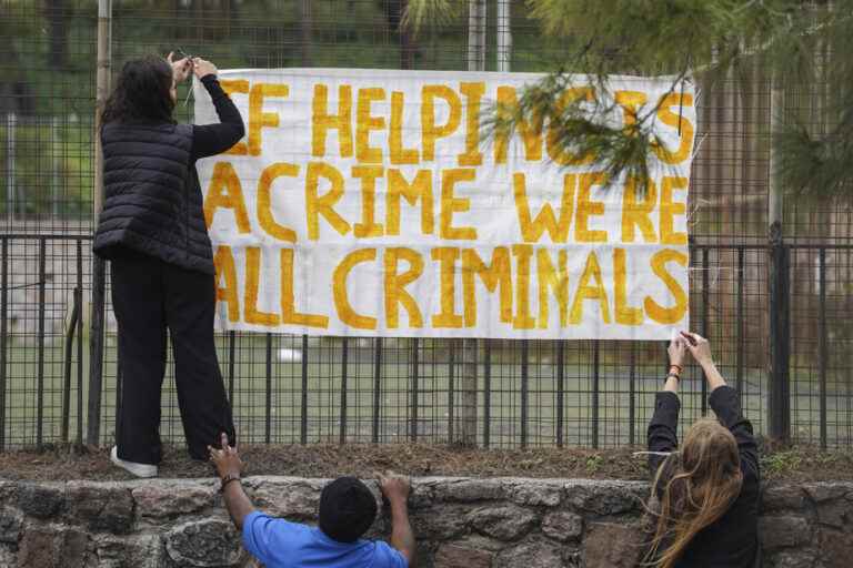 Lesvos |  Anger at the trial of Syrian Sarah Mardini and 23 humanitarian workers