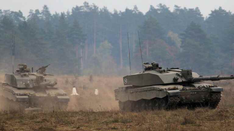 London to send heavy tanks to kyiv, a first for a Western country