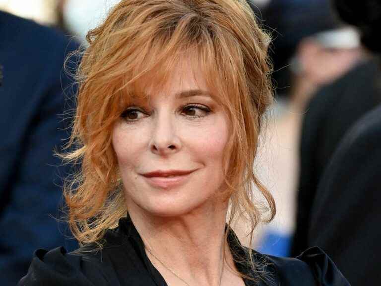 Mylène Farmer dares a super vintage haircut and we love the result!