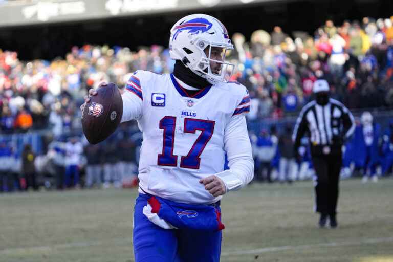 NFL |  Quarterbacks Josh Allen and Joe Burrow will face off for the first time on Monday