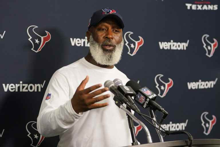 NFL |  Texans fire head coach Lovie Smith