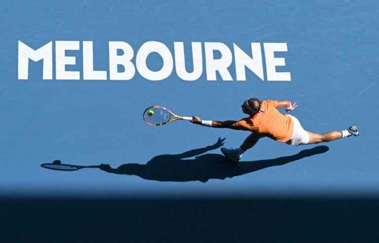 Nadal works hard but wins Australian Open