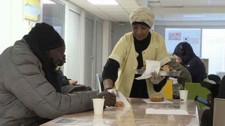 One day in France: the homeless fight against the cold, France holds its new oldest and a department prepares for the feat