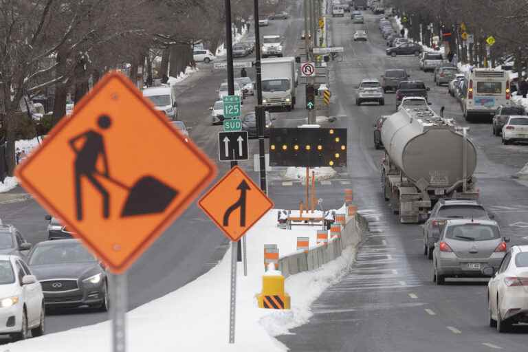 Orange cones in downtown Montreal |  Omnipresent… and often “useless”