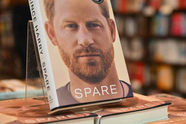 Prince Harry Autobiography |  The big unboxing of the little prince