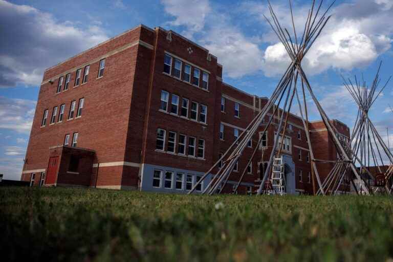 Residential school in Alberta |  Children are said to have died from unpasteurized milk