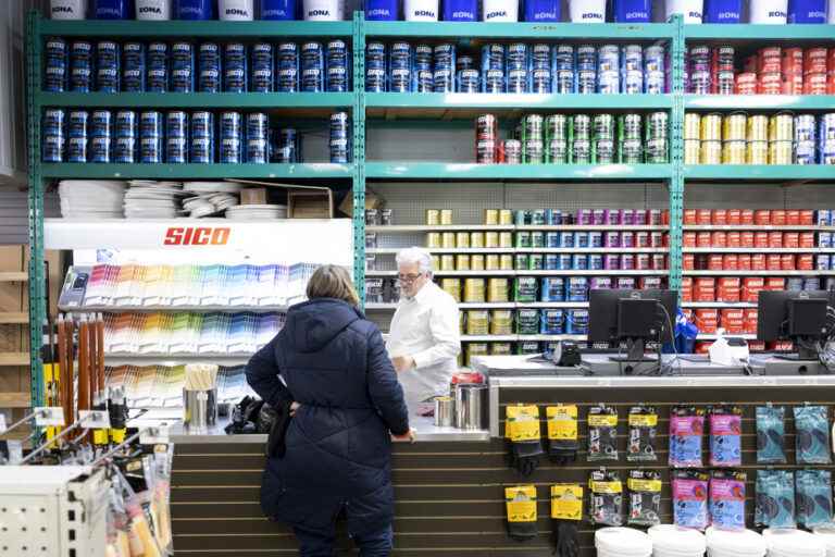 Retail trade |  Half of hardware stores are reducing their opening hours